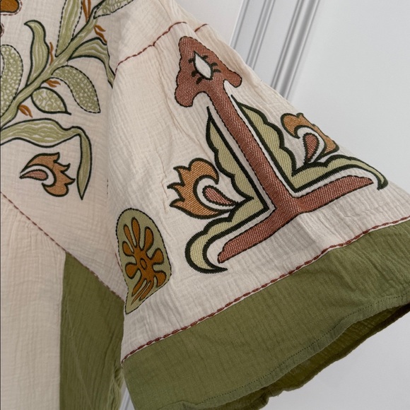 Easel Embroidered Blouse Top Womens Size S - Picture 8 of 12